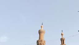 الجامع الأزهر 🕌: حين يجتمع التاريخ ⏳ والحضارة 🌍 في مكان واحد ✨