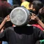 توزيع أو "فن إدارة" المساعدات: كيف يتعامل الجيش الإسرائيلي مع المساعدا