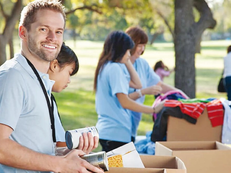 سعادة المتطوعين بالأعمال التطوعية