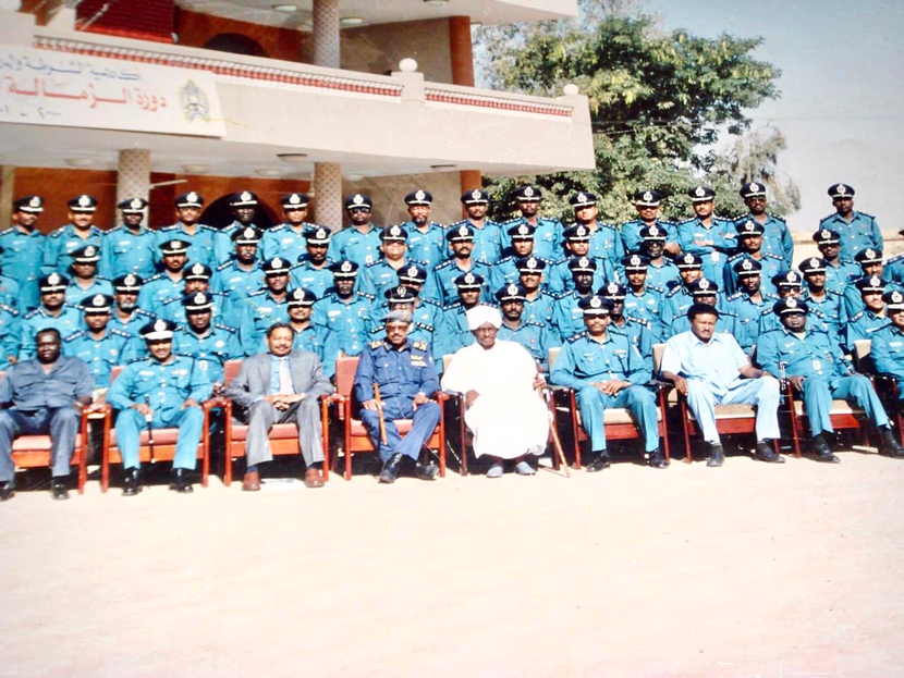 قيادات شرطية مؤثرة ( اللواء م/ الزبير محمد حسن )