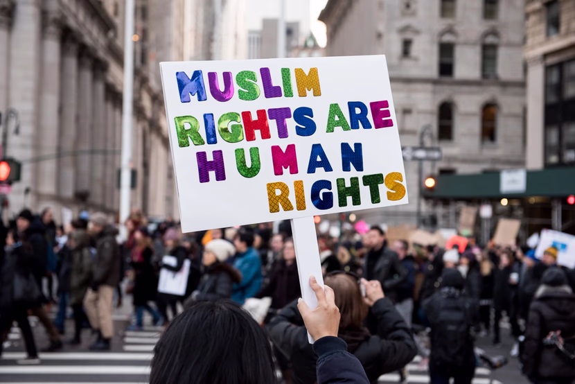 التعامل مع الإسلاموفوبيا: نصائح عملية للمسلمين في أوروبا
