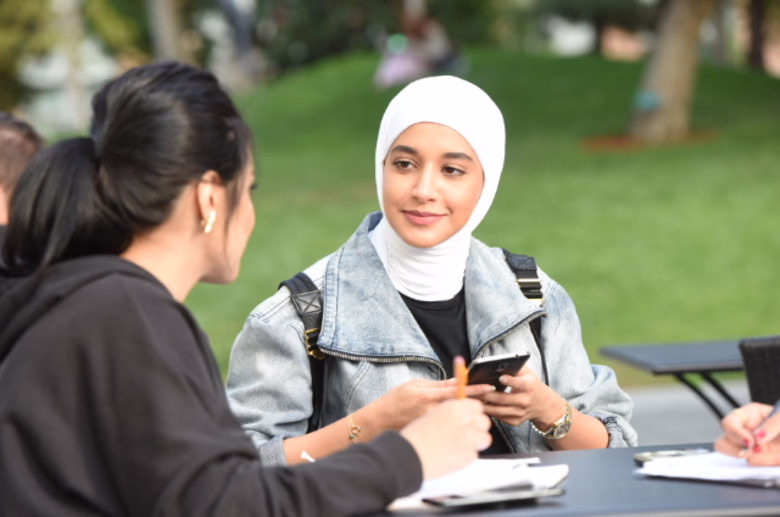  كيف تحتفظ بهويتك الإسلامية في ألمانيا؟ قصص ملهمة