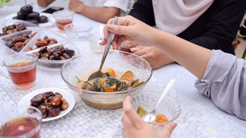 الخير يبدأ بك: أفضل أعمال الخير والعطاء في رمضان