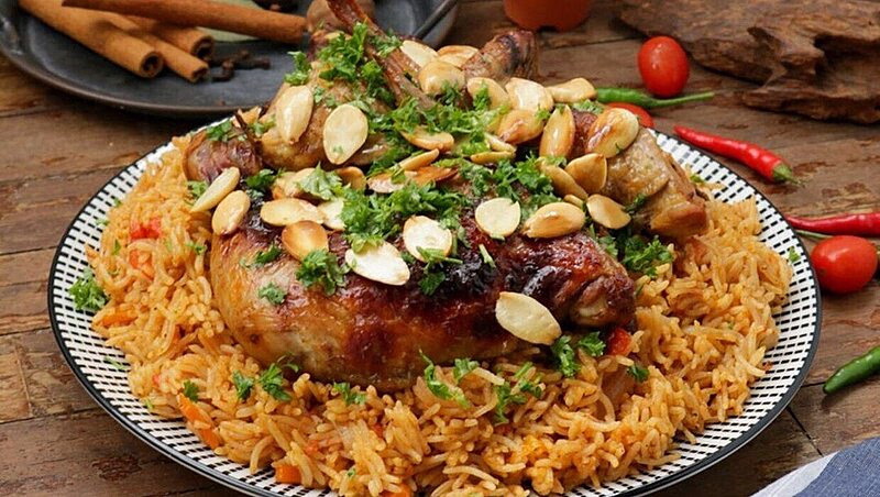 الكبسة السعودية: أكثر من مجرد طبق... قصة نكهة وتراث