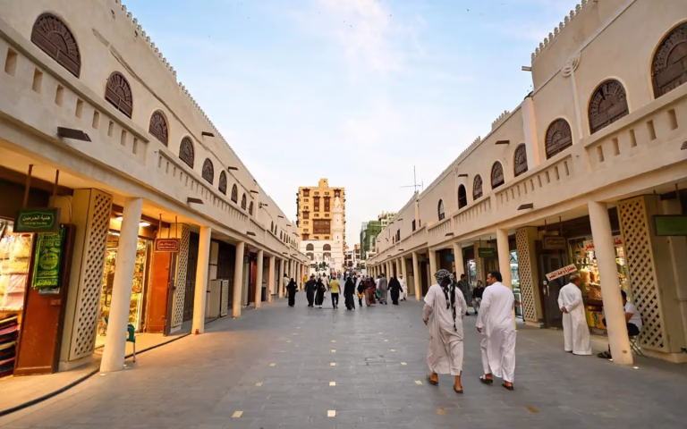 ماهي أفضل الأسواق في السعودية 2025 ؟اليك دليلاً شاملاً لأشهر 12 سوقاً 