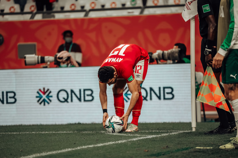 "الأهلي وكأس العالم للأندية: عندما تعطلت الماكينة الحمراء في الطريق إلى المجد"

