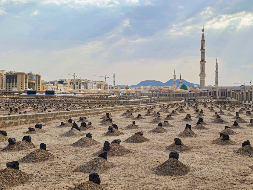 المدينة المنوّرة: سيرة المكان الذي يسكن القلب