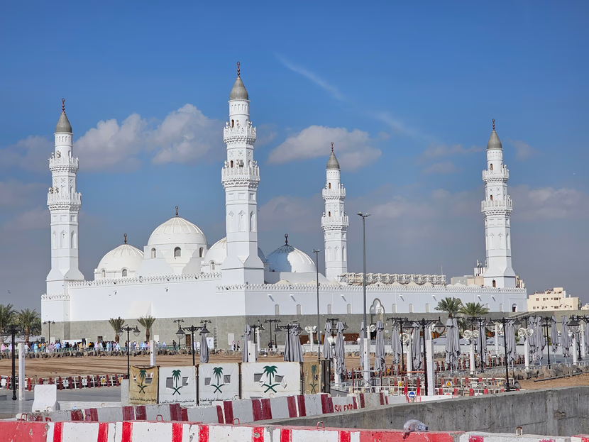 المدينة المنوّرة: سيرة المكان الذي يسكن القلب