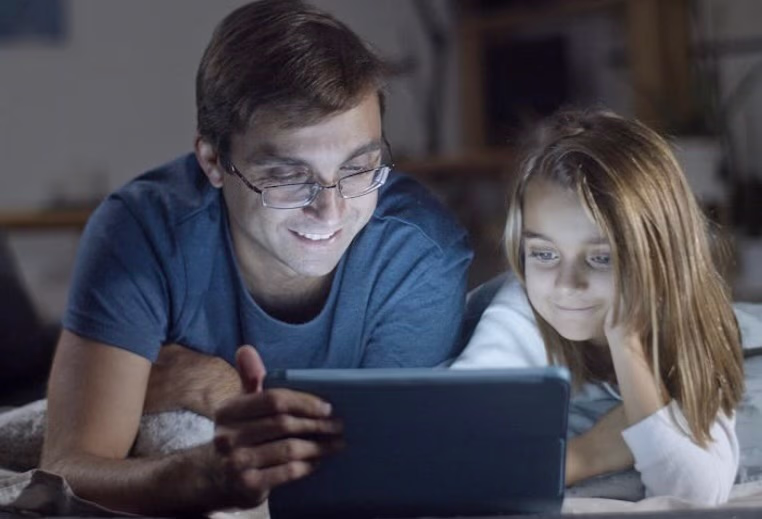 انتشار  ظاهرة السب وشتم عبر مواقع التواصل الإلكتروني هل هو سقوط الأقنعة ام بسبب التنشئة 