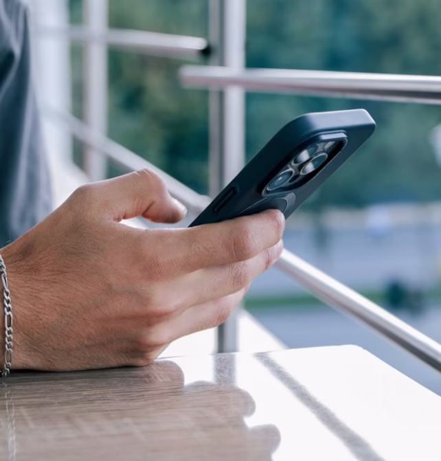 انتشار  ظاهرة السب وشتم عبر مواقع التواصل الإلكتروني هل هو سقوط الأقنعة ام بسبب التنشئة 