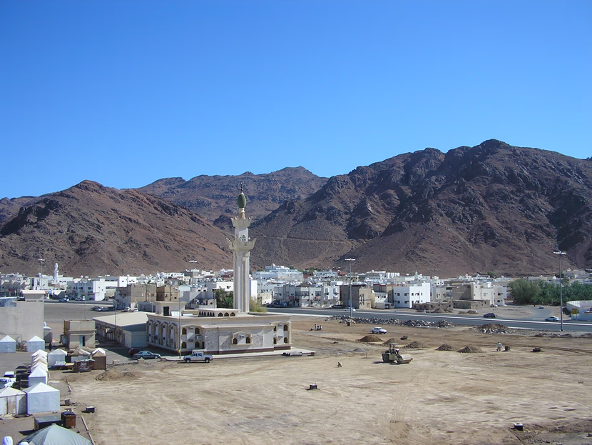 المدينة المنوّرة: سيرة المكان الذي يسكن القلب