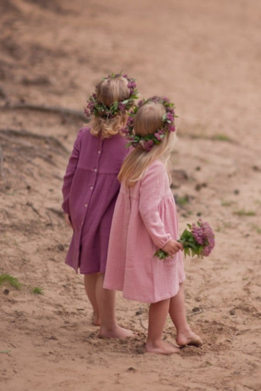 ... أخوات الدّار الصّغيرات ...