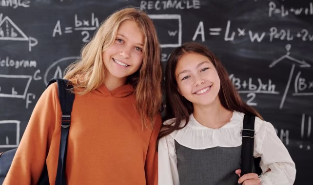 مراحل المرهقه من سن(١١الى ٢١سنه)ومايمر به المراهق وكيفية التعامل معه