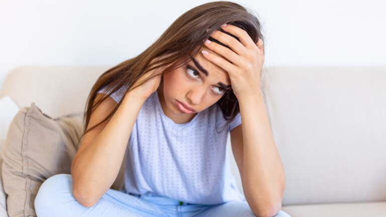 ما هو السبب فى تذكر النقد أسهل من تذكر المجاملة؟ 