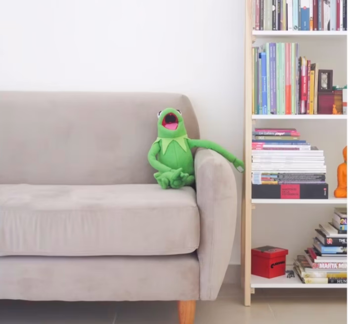 “نورمان كوزينز” قصة مواجهة الصعاب بالتفاؤل والقوة الثلاثية للضحك