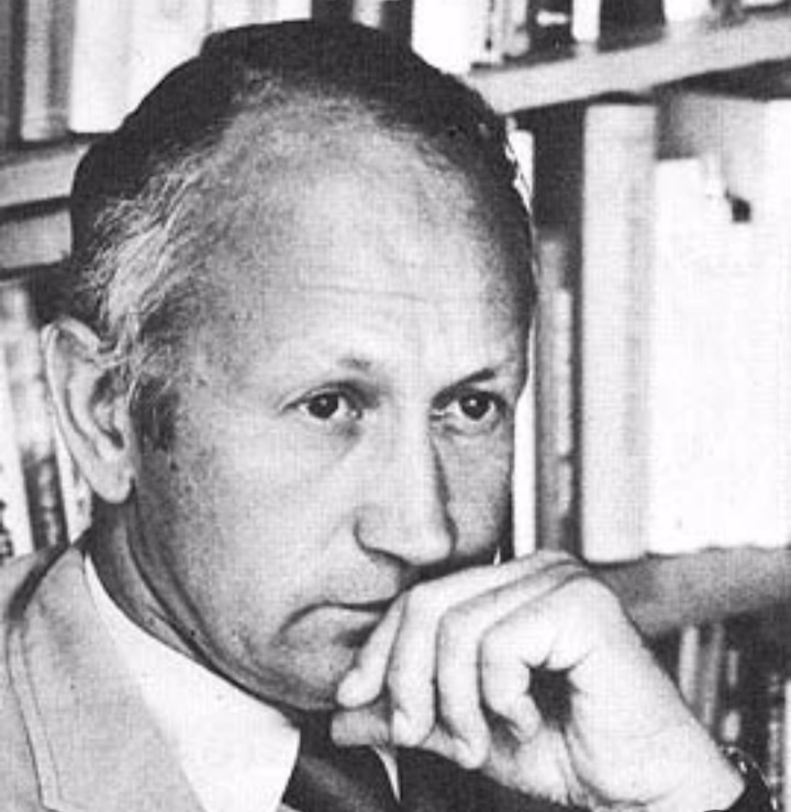 “نورمان كوزينز” قصة مواجهة الصعاب بالتفاؤل والقوة الثلاثية للضحك