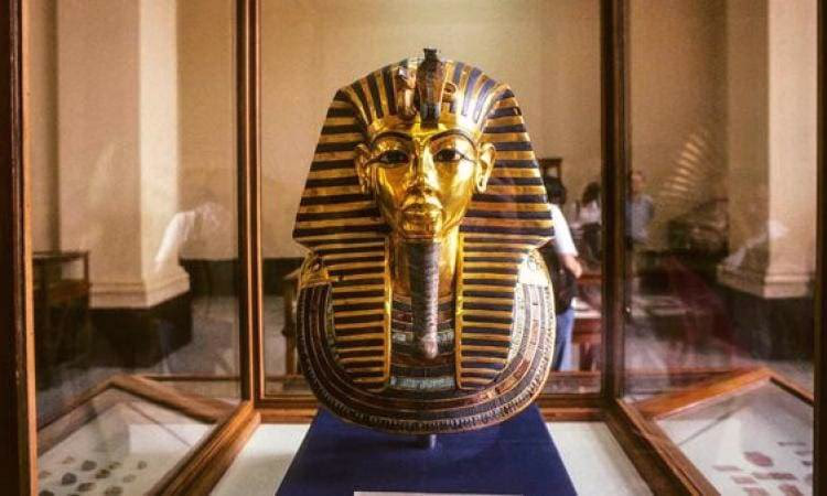 المتحف المصري الكبير 2025
ايقونه الحضاره المصريه و بوابة المستقبل الثقافي