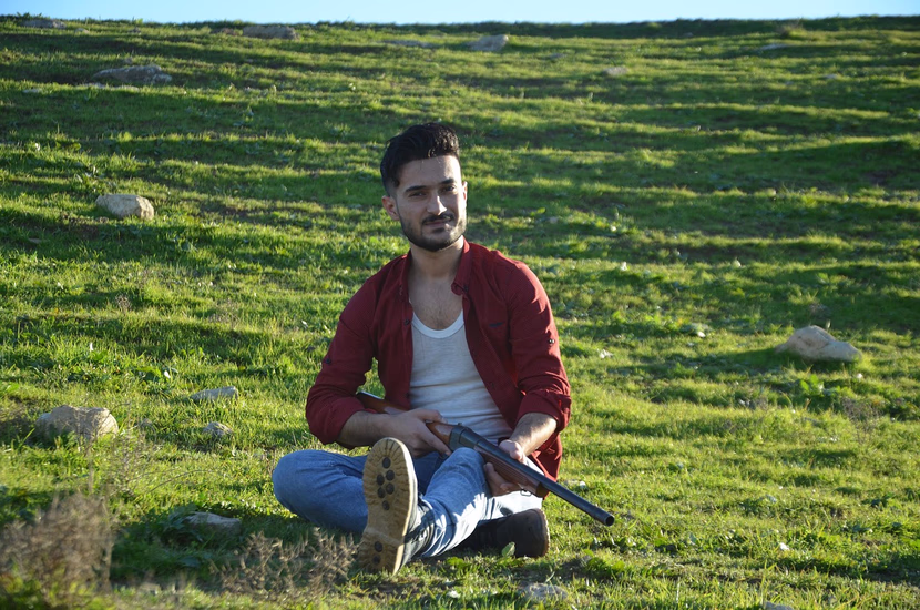 ظلّ الكرامة: حكاية شاب فقير تحدّى الفقر ووجد نفسه