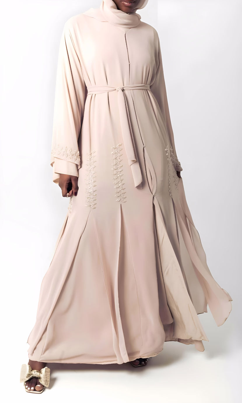 عبايات رمضان 2026: 20 لمسة أناقة تميّز إطلالتكي سيدتي في الشهر الفضيل