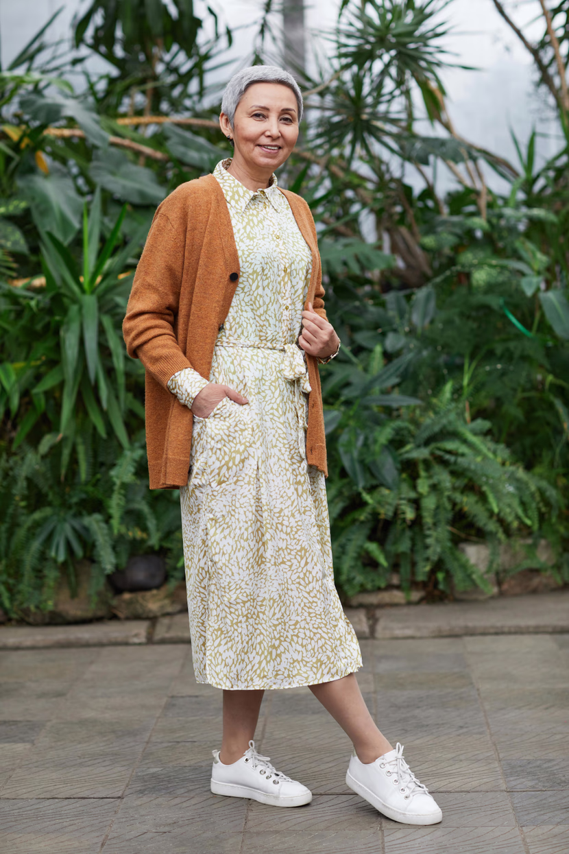 اللباس المهني النسائي… سر الثقة والأناقة في بيئة العمل