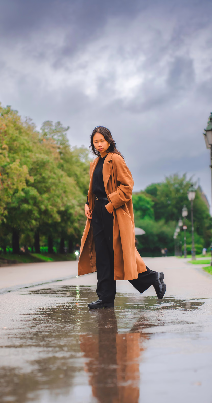 أناقة الشتاء: حين تتحوّل ملابس المرأة إلى لغة دفء وجمال